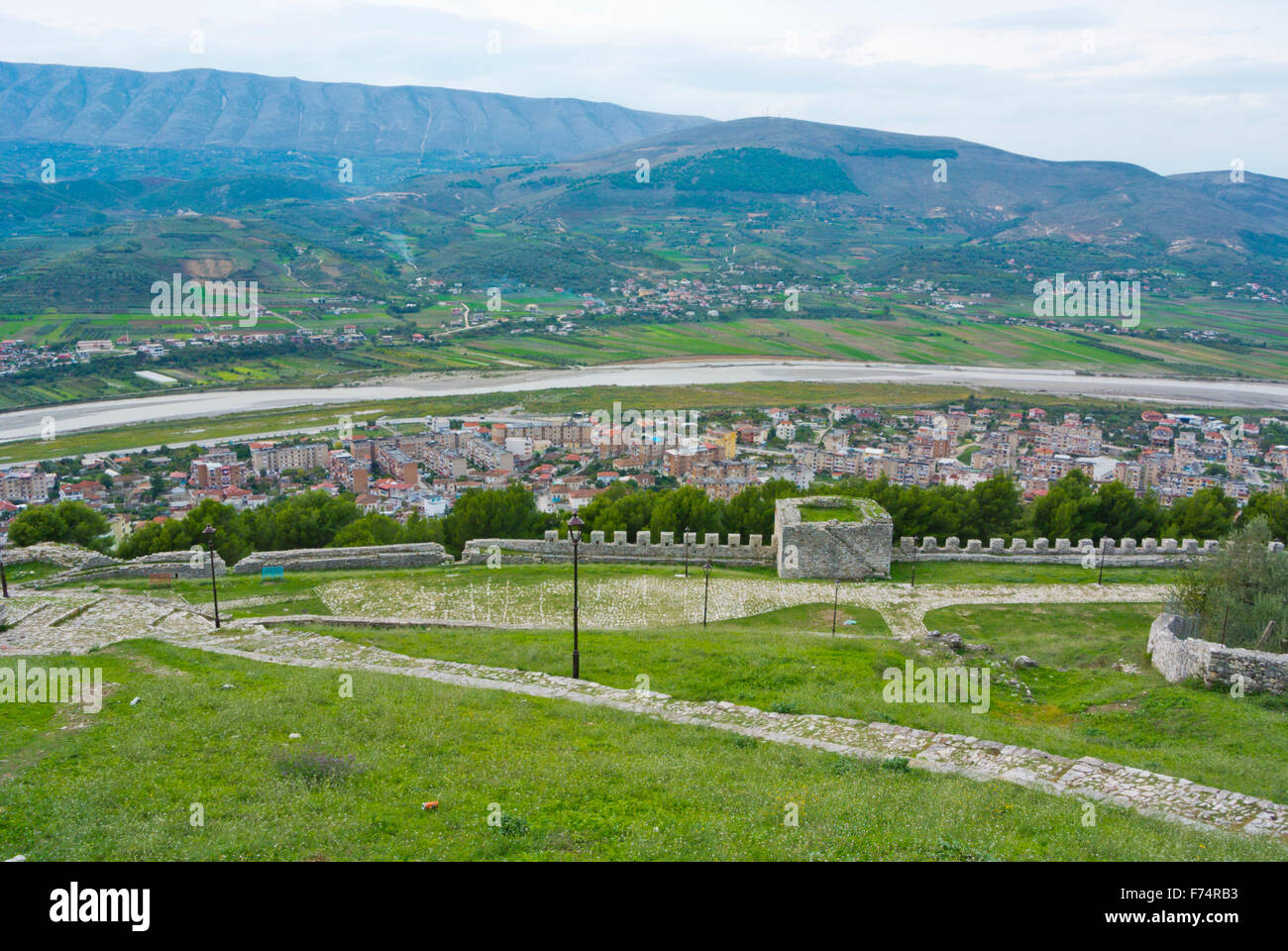 Vista da Kalaja, il castello, Fortress Hill, Berat, Albania Foto Stock