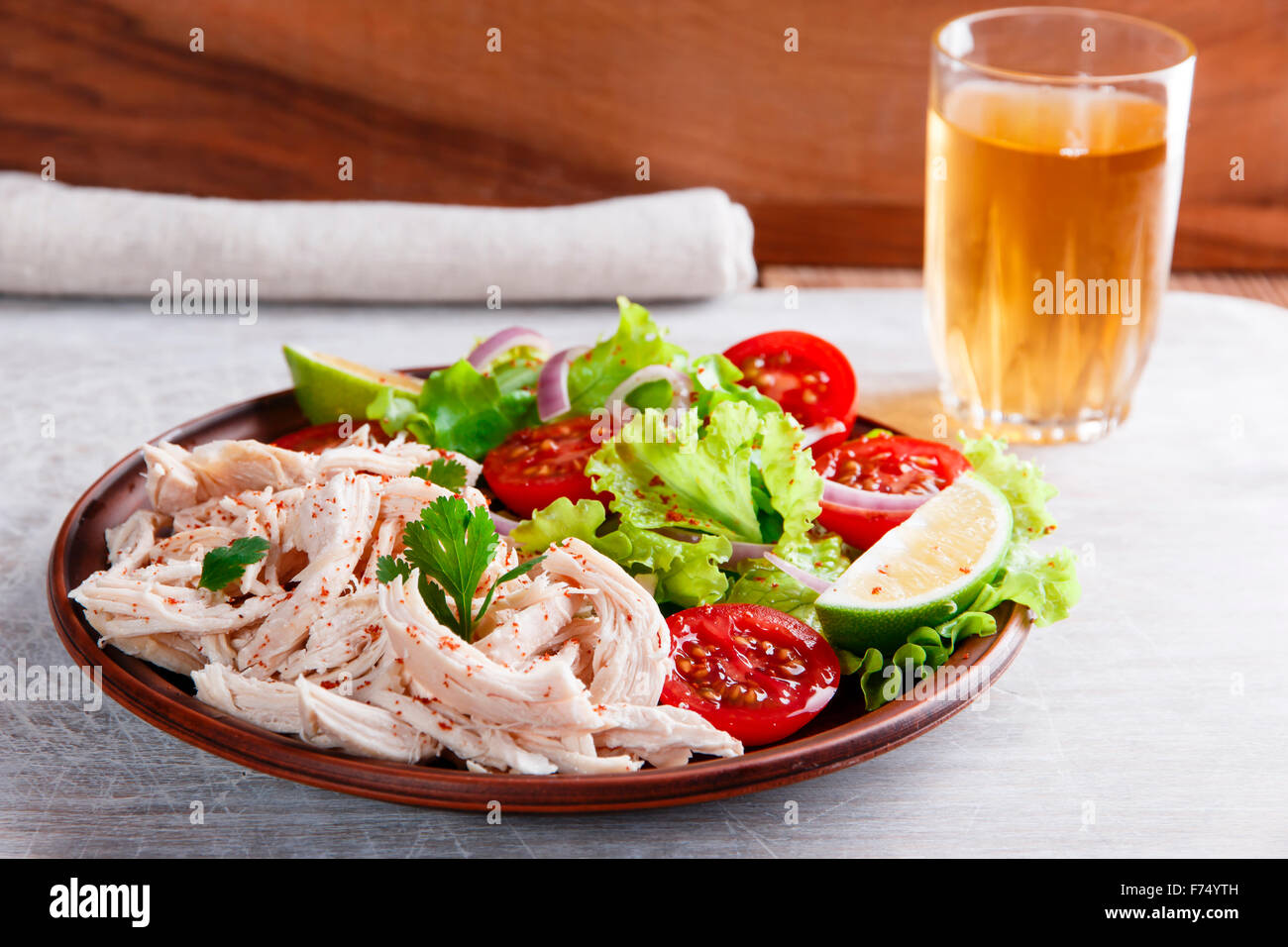 Bianco di pollo carni bollite con pomodoro di lattuga Foto Stock
