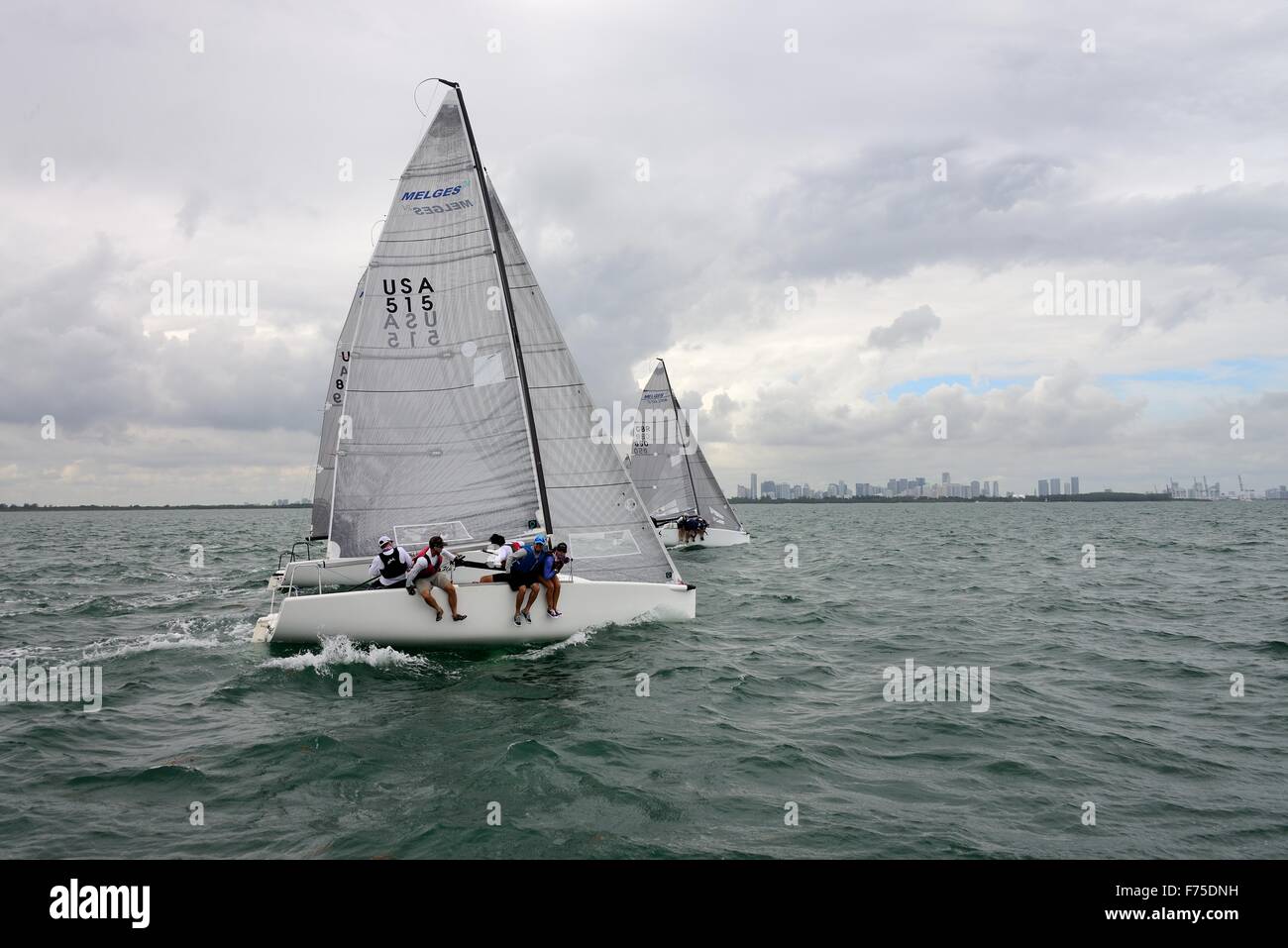 Miami, FL - questo fine settimana passato, appena davanti alla grande americano per la festa del Ringraziamento, oltre venti Melges 24s scese sulla sede del 2016 del Campionato del Mondo di Miami Yacht Club (MYC) per il primo atto di Stati Uniti Classe Melges 24' World Serie invernali (M24-WWS). Luogo in Novembre 20-22, appropriatamente chiamato Miami Invitational, era un abito-prove di sorta. Foto Stock