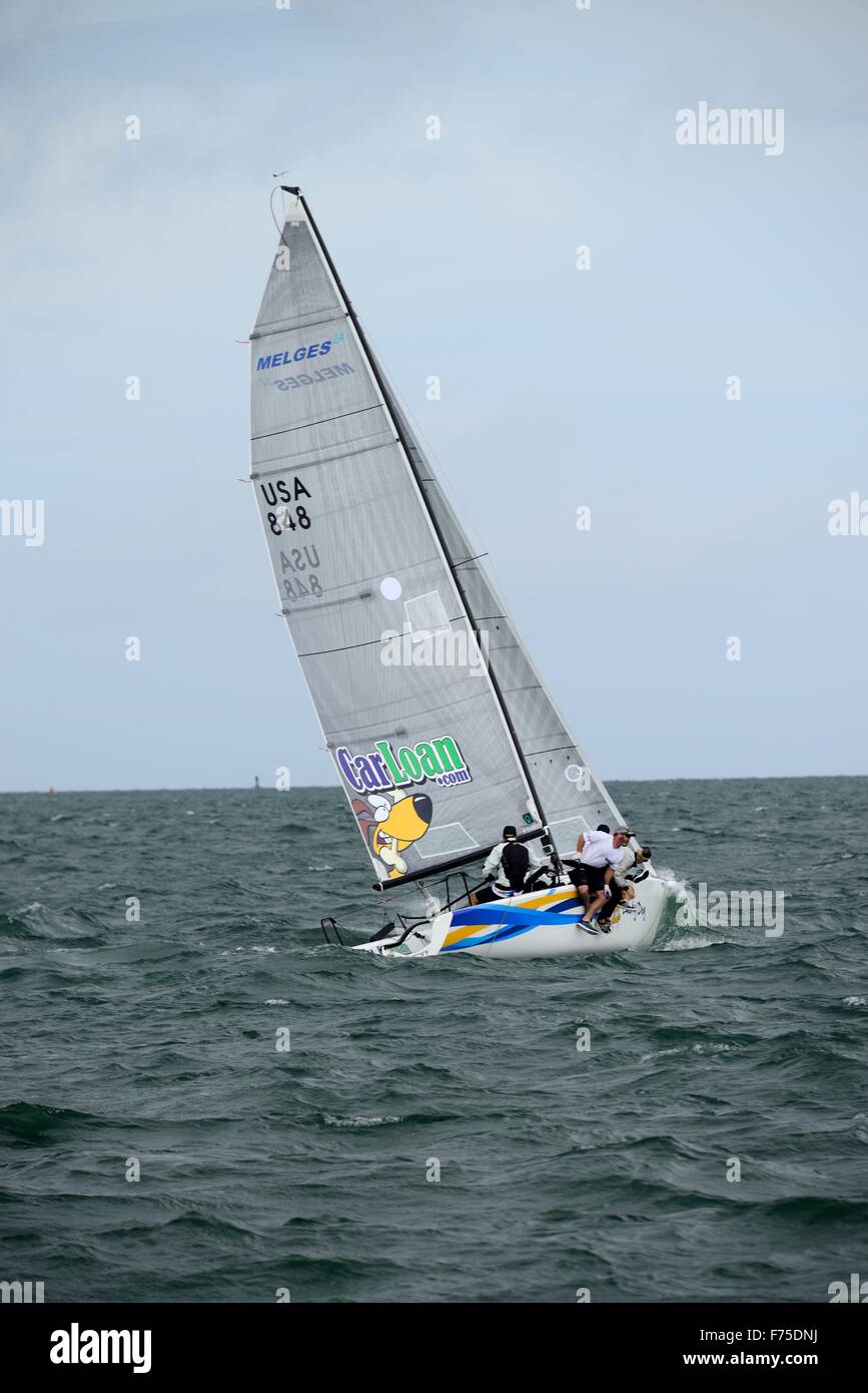 Miami, FL - questo fine settimana passato, appena davanti alla grande americano per la festa del Ringraziamento, oltre venti Melges 24s scese sulla sede del 2016 del Campionato del Mondo di Miami Yacht Club (MYC) per il primo atto di Stati Uniti Classe Melges 24' World Serie invernali (M24-WWS). Luogo in Novembre 20-22, appropriatamente chiamato Miami Invitational, era un abito-prove di sorta. Foto Stock