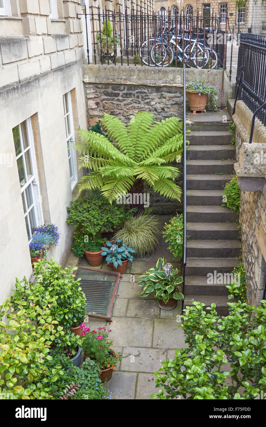 Giardino davanti alla casa, bagno Somerset England Regno Unito Regno Unito Foto Stock