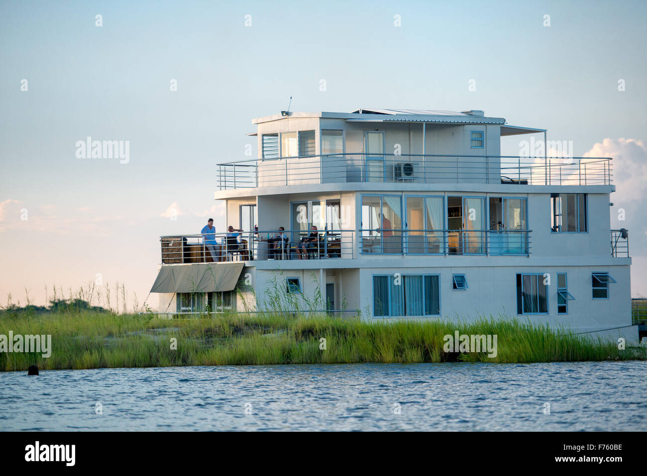 Kasane Botswana - Parco Nazionale Chobe Floating Safari Camp Foto Stock