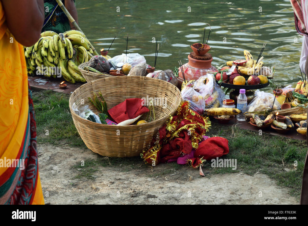 Chhath Puja India Gate New Delhi Martedì 17 Novembre, 2015. Festival indù di adorare il sole al tramonto in 6° giorno dopo Diwali Foto Stock