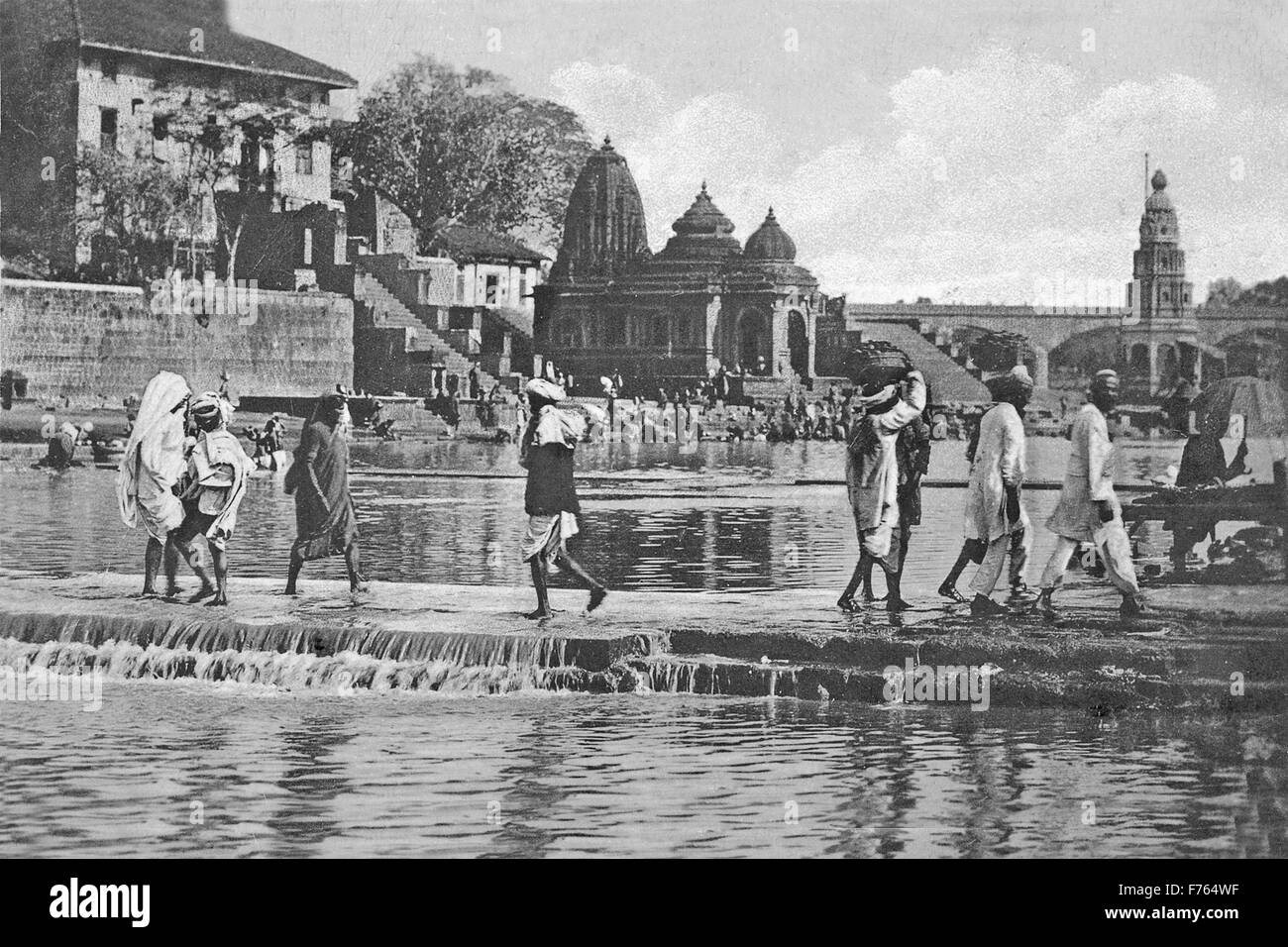 Temple Godavari River, Nashik, Nasik, Maharashtra, India, Asia, vecchia immagine vintage del 1900s Foto Stock
