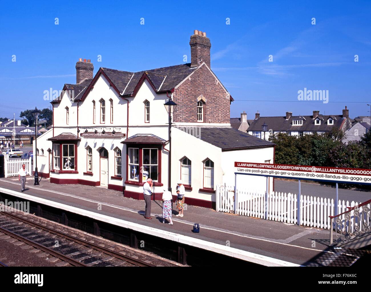 Stazione ferroviaria recanti il più lungo il nome del luogo nel Regno Unito, Llanfair PG. Foto Stock