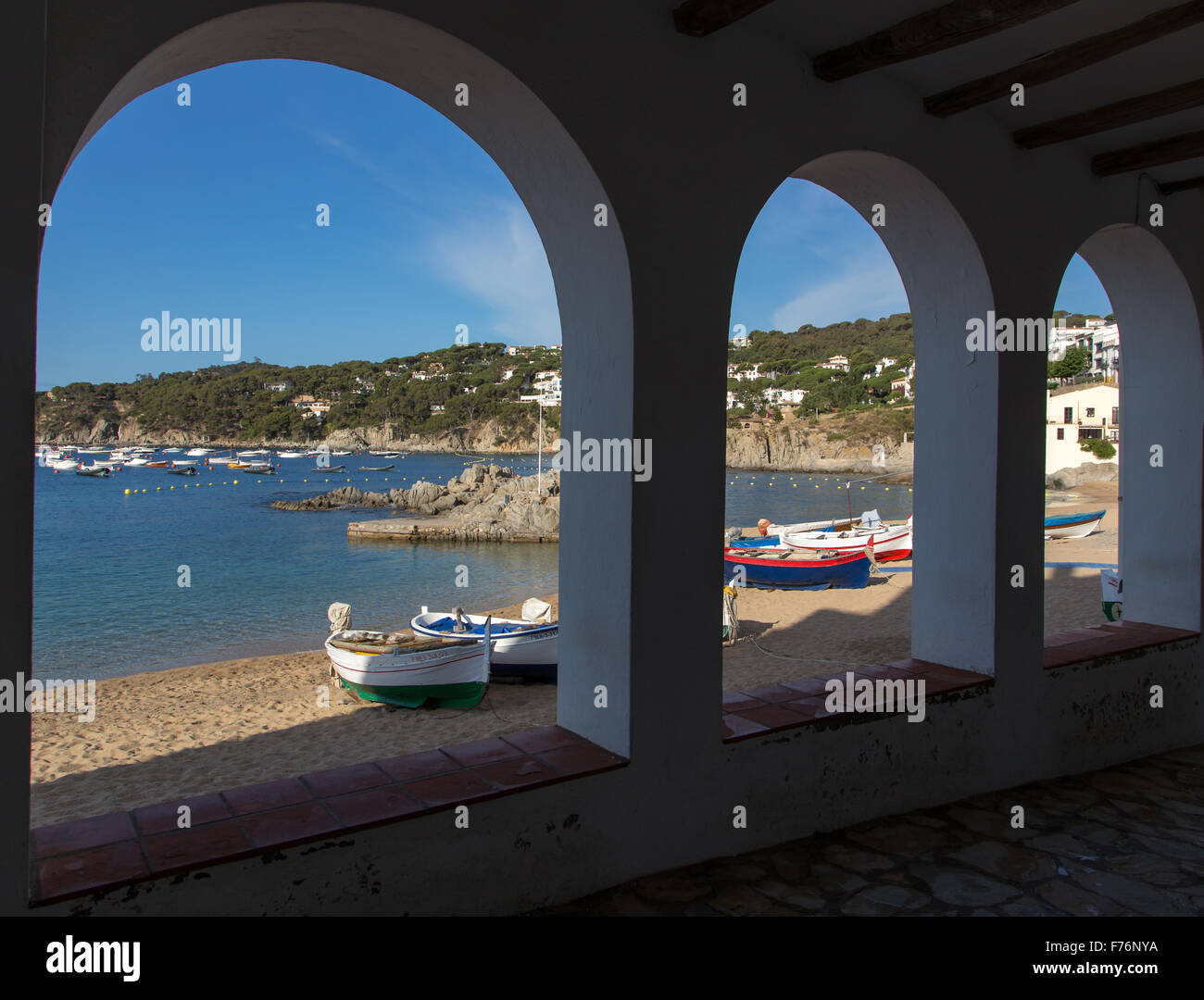 Calella de Palafrugell Placa porta archi Bo Foto Stock