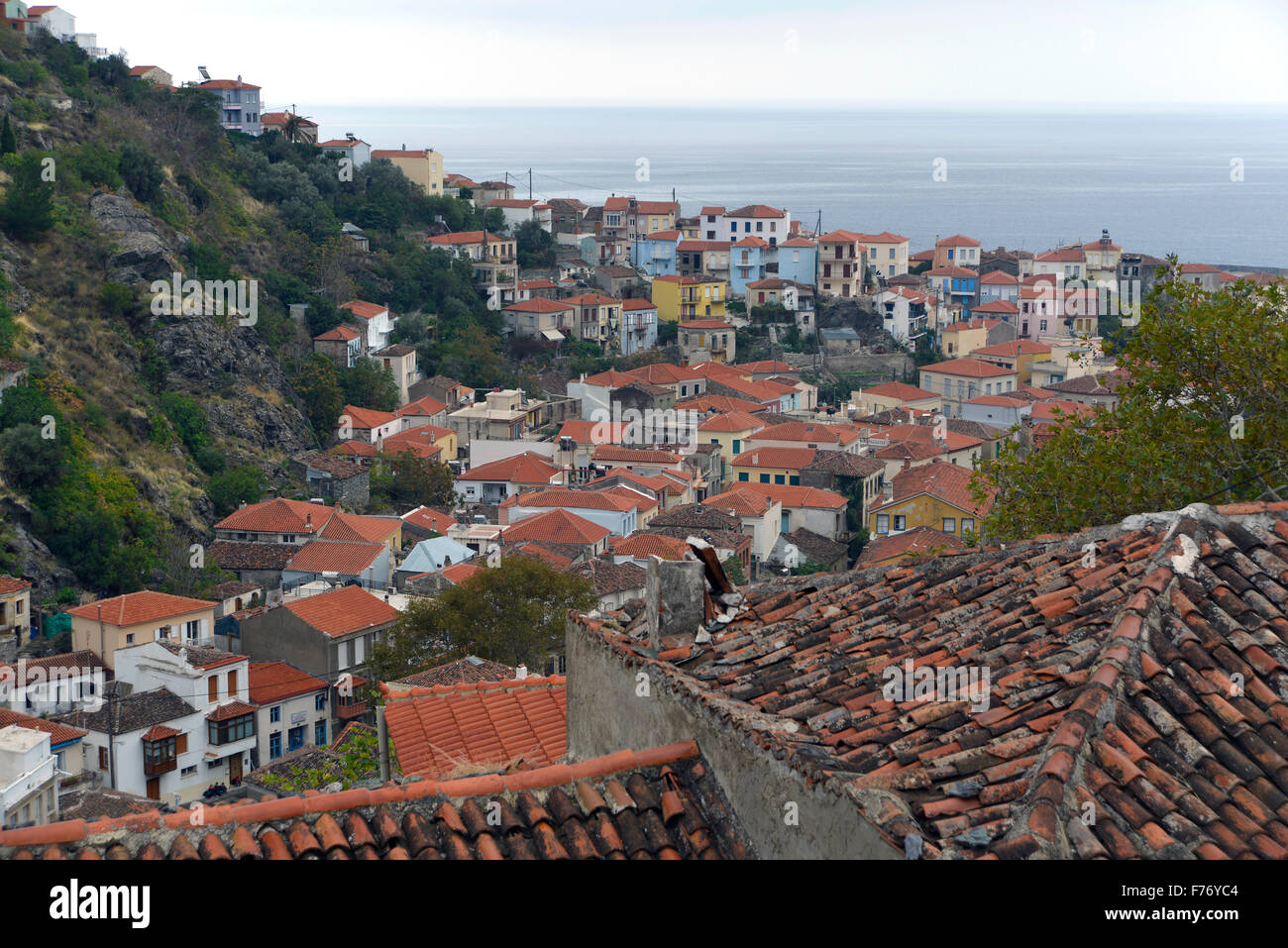 La pittoresca cittadina di Plomari, in Lesvos Island, Grecia Foto Stock