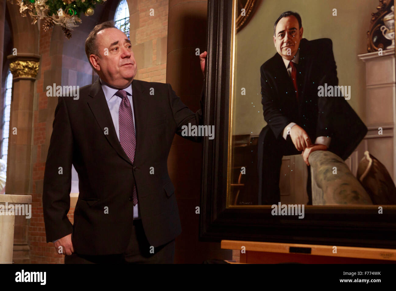 Edinburgh, Regno Unito. 26 Novembre, 2015. Un ritratto di RT Hon Alex Salmond MP MSP sul display mostra presso la Scottish National Portrait Gallery questa settimana. Il ritratto è parte di un gruppo di quattordici opere dipinte da Gerard M ustioni. Foto di Alex Salmond. Pak@ Mera/Alamy Live News. Foto Stock