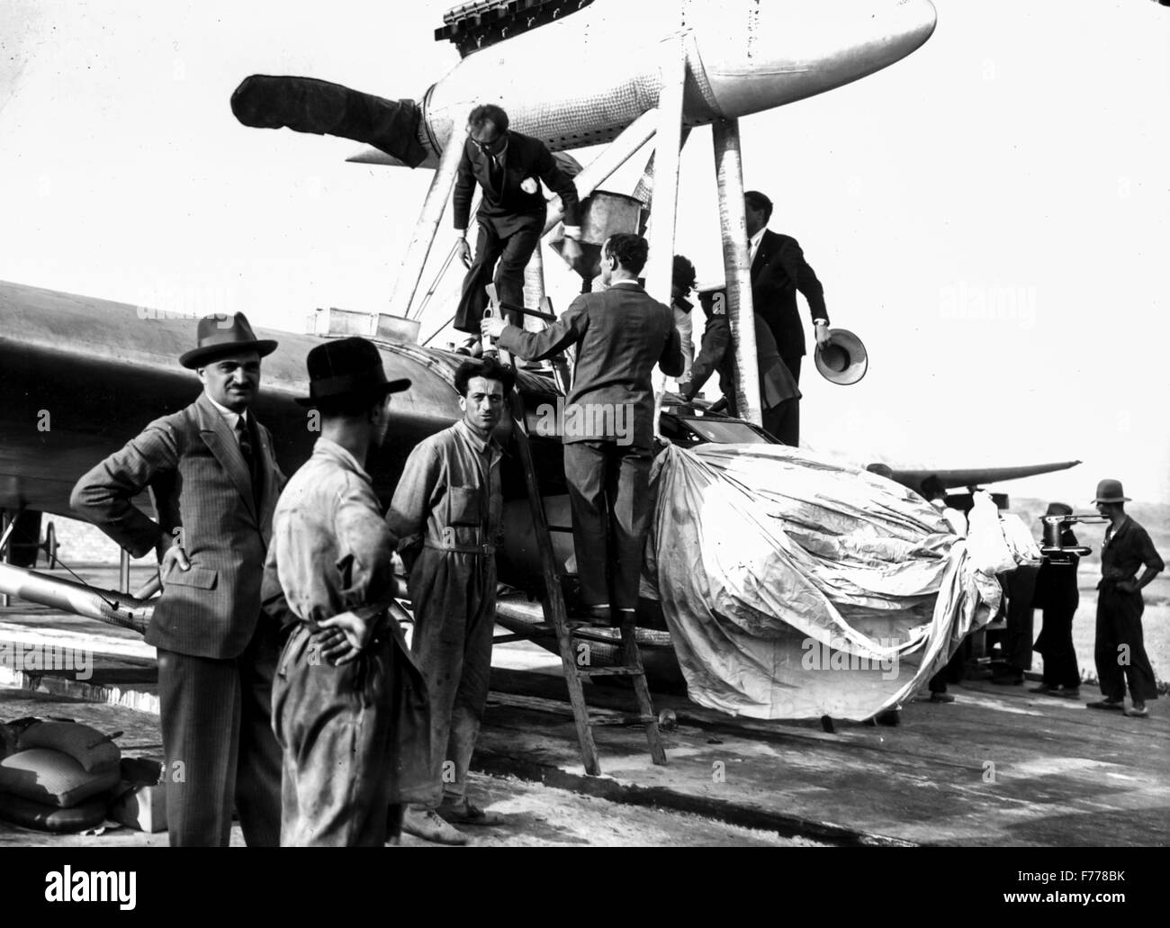 Il velivolo Ferrarin e Del Prete prima del volo endurance record,1928 Foto Stock