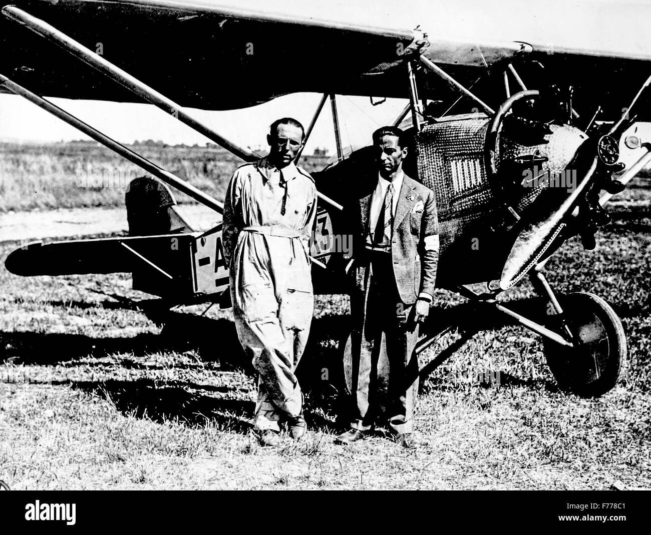 L'aviatore Francesco Lombardi con il suo aereo leggero Fiat-Ansaldo come1.il febbraio 12,1930 parti volando attraverso il percorso di Roma Foto Stock