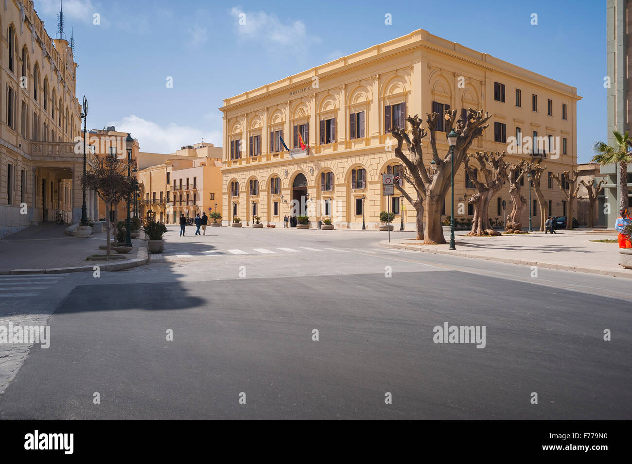 Trapani Sicilia, il Municipio (Palazzo Pubblico) in Via Fardella di Trapani,  in Sicilia Foto stock - Alamy