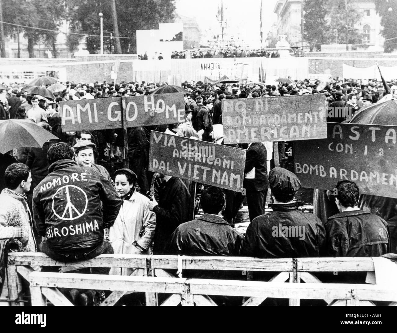 Manifestazione contro la guerra nel Vietnam,Roma 1968 Foto Stock