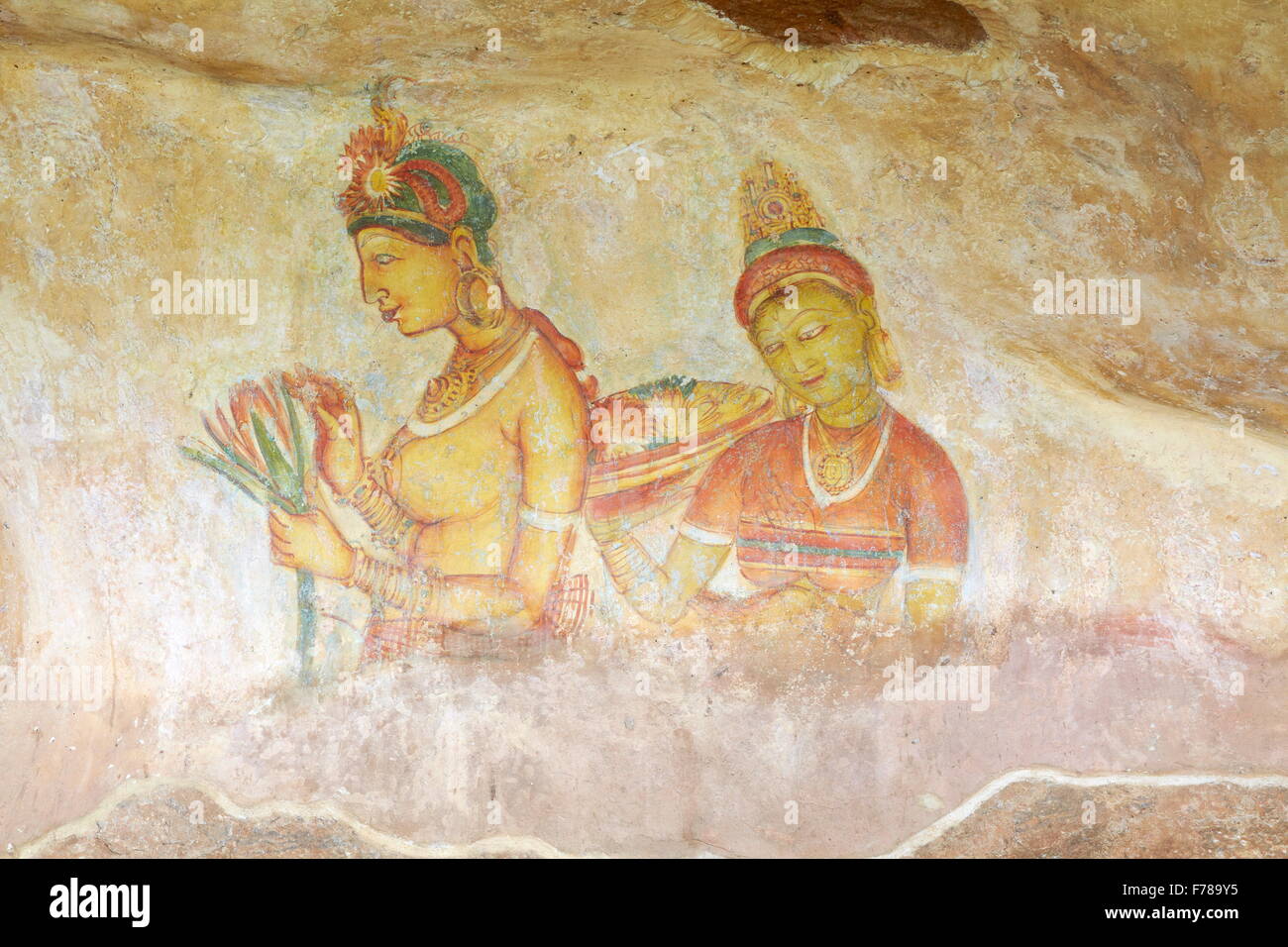 Sri Lanka, Sigiriya - antichi affreschi, grotta di dipinti murali, Patrimonio Mondiale dell UNESCO Foto Stock