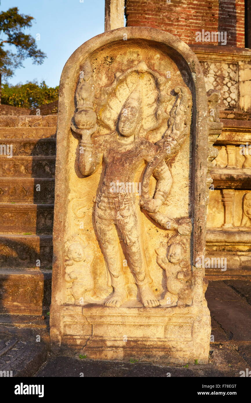 Sri Lanka - guardia di pietra nel tempio Vatadage, Polonnaruwa, antica zona della città, patrimonio mondiale dell UNESCO Foto Stock