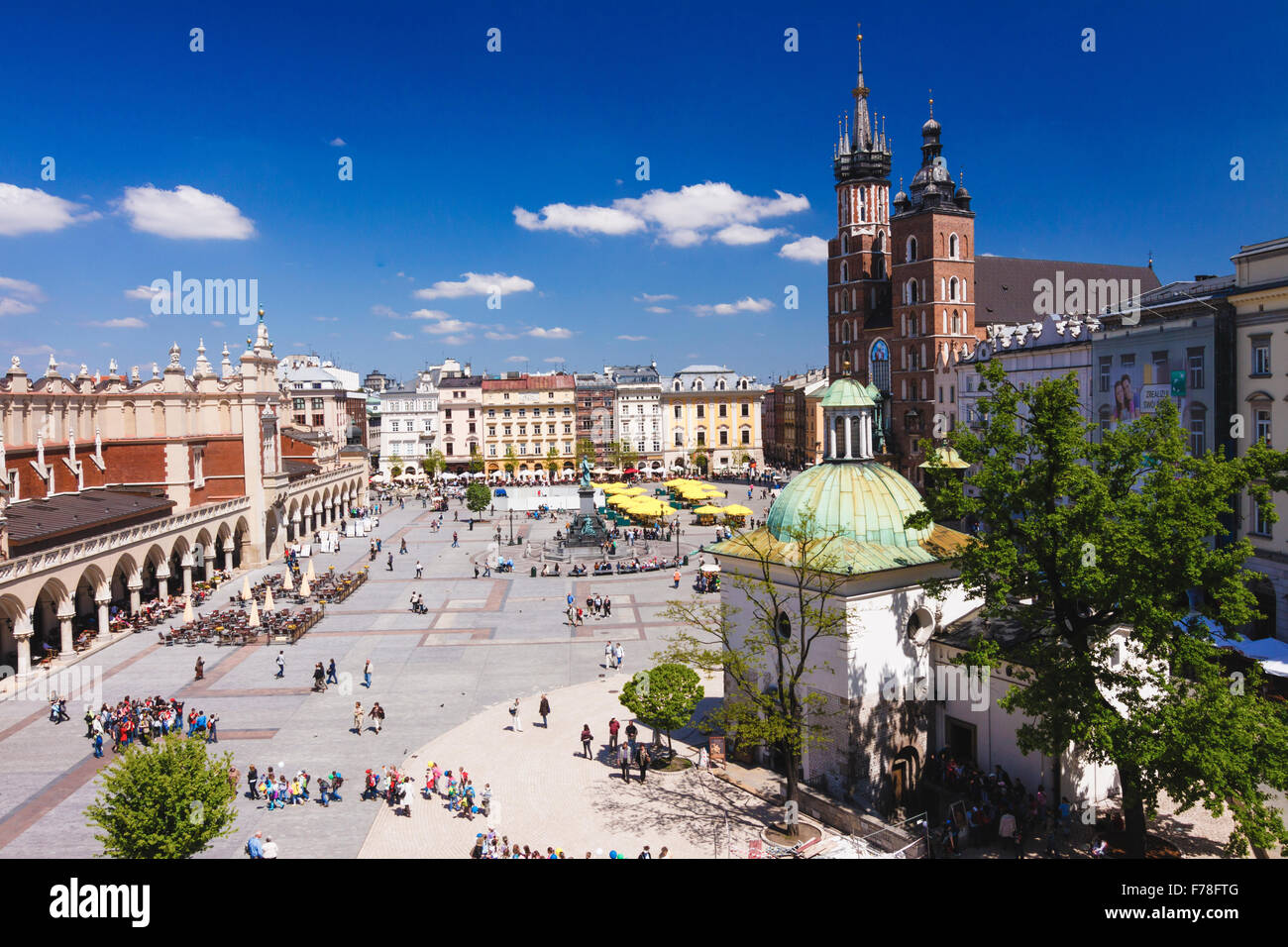 Alta Vista di Cracovia piazza principale del mercato. Cracovia in Polonia Foto Stock