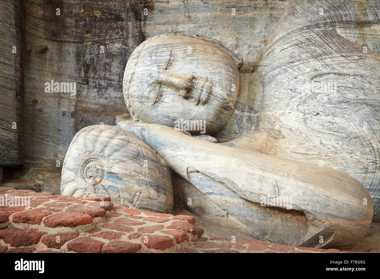 Sri Lanka - Polonnaruwa, Gal Vihara Tempio del Buddha statua di pietra, UNESCO Foto Stock
