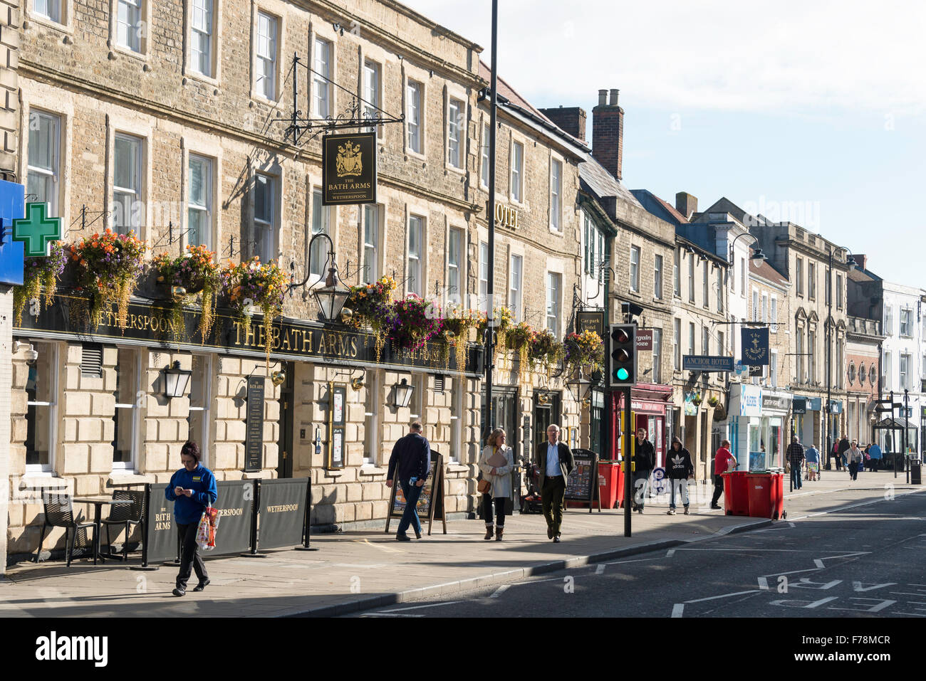 Il bagno bracci (J.D.Wetherspoons), luogo di mercato, Warminster, Wiltshire, Inghilterra, Regno Unito Foto Stock