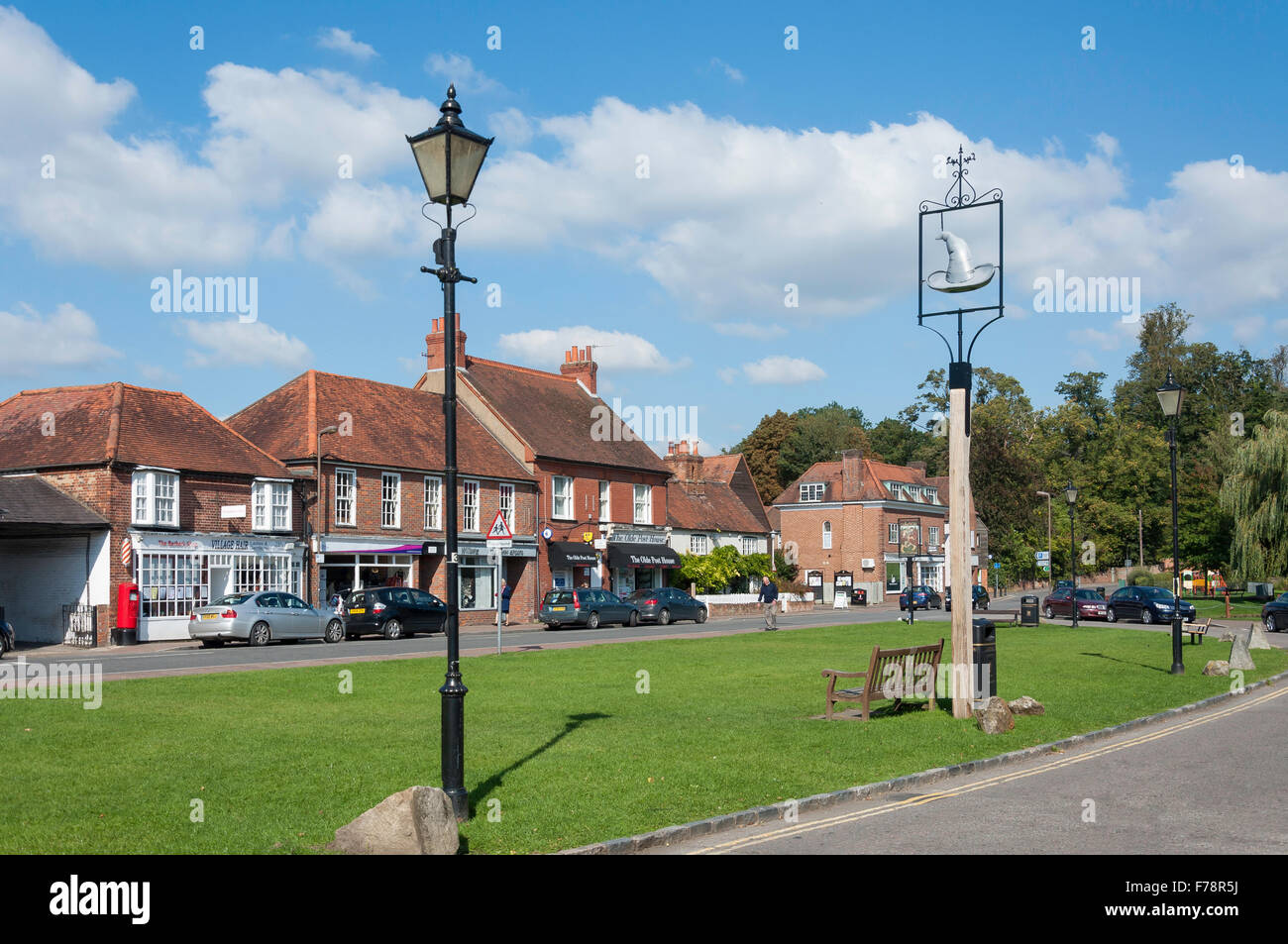 High Street e il verde, Chalfont St Giles, Buckinghamshire, Inghilterra, Regno Unito Foto Stock