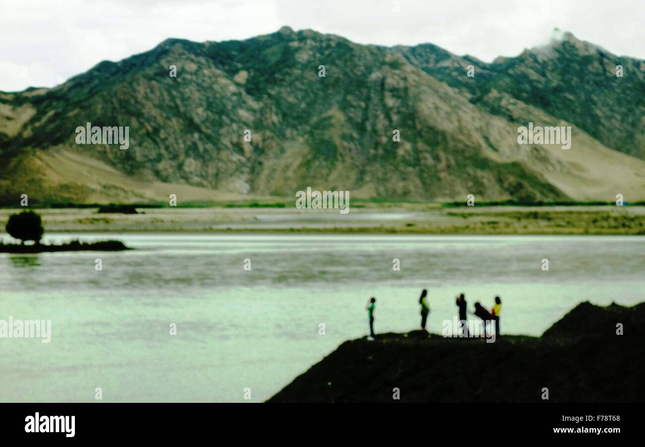 Il Tibet, CHN. 9 Luglio, 2015. Cina - Luglio 9 2015: (solo uso editoriale. Cina) Yarlung Zangbo fiume. © SIPA Asia/ZUMA filo/Alamy Live News Foto Stock