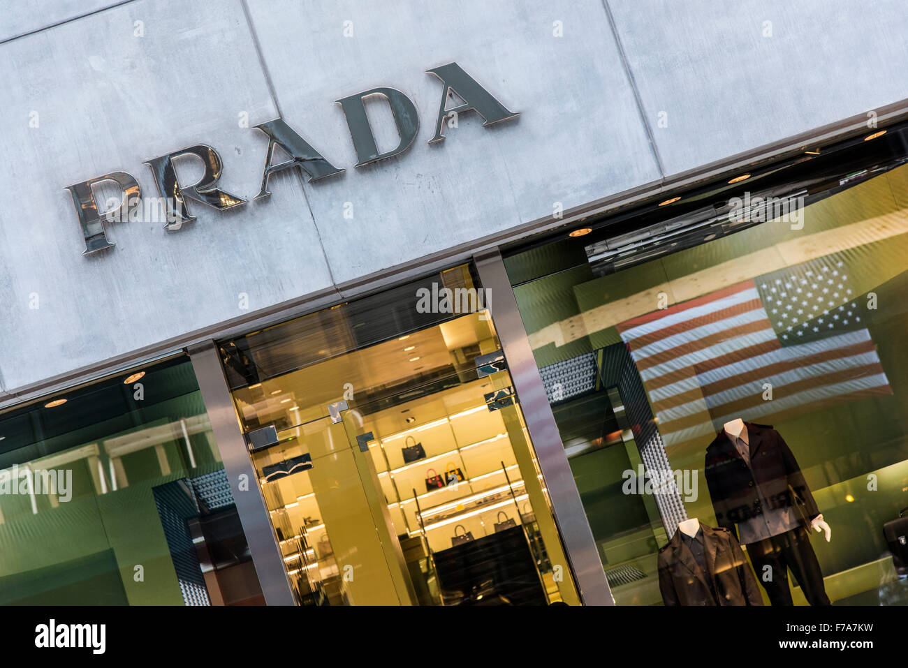 Negozio Prada, Fifth Avenue, Manhattan, New York, Stati Uniti d'America Foto Stock