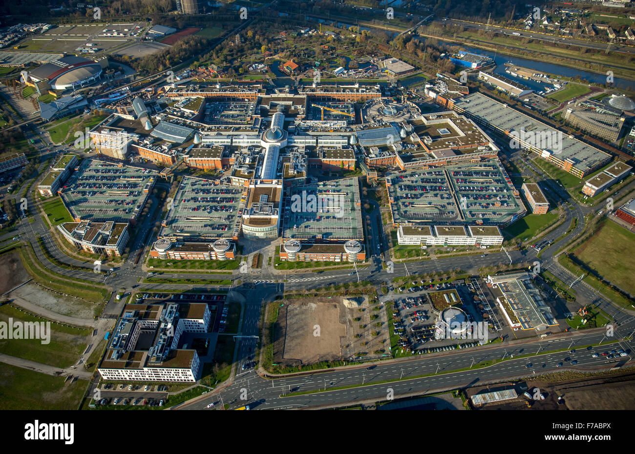 Centro commerciale Centro Oberhausen, Ruhr, Renania settentrionale-Vestfalia, Germania, vista aerea, uccelli-occhi vista, Vista aerea, Foto Stock