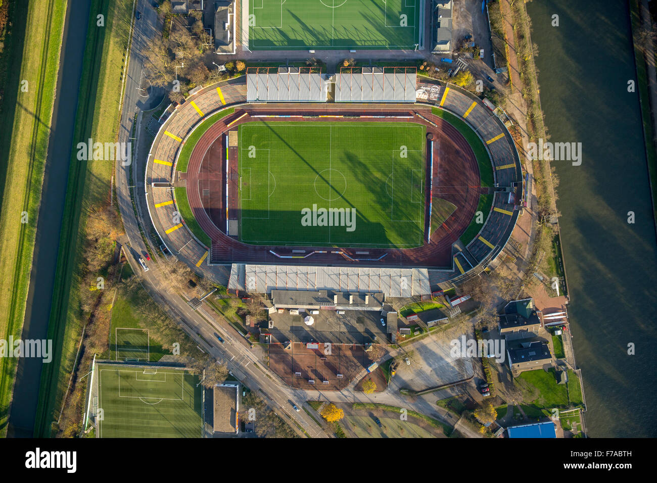 RWO Stadium, Niederrheinstadion Oberhausen tra l Emscher e Rhine-Herne Canal, Oberhausen, Oberhausen, Ruhr Foto Stock