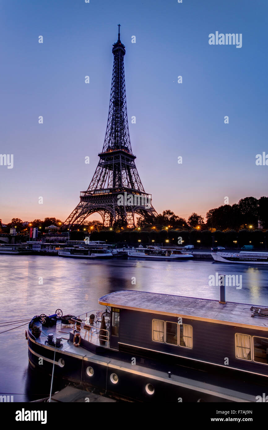 Sunrise Torre Eiffel Parigi Francia Foto Stock