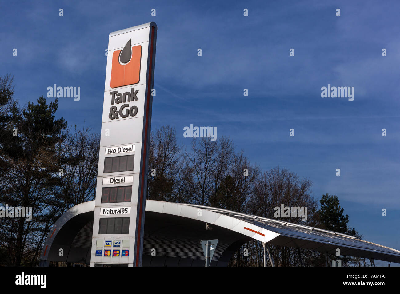Serbatoio & Go self-service di stazione di benzina segno, Repubblica Ceca Foto Stock