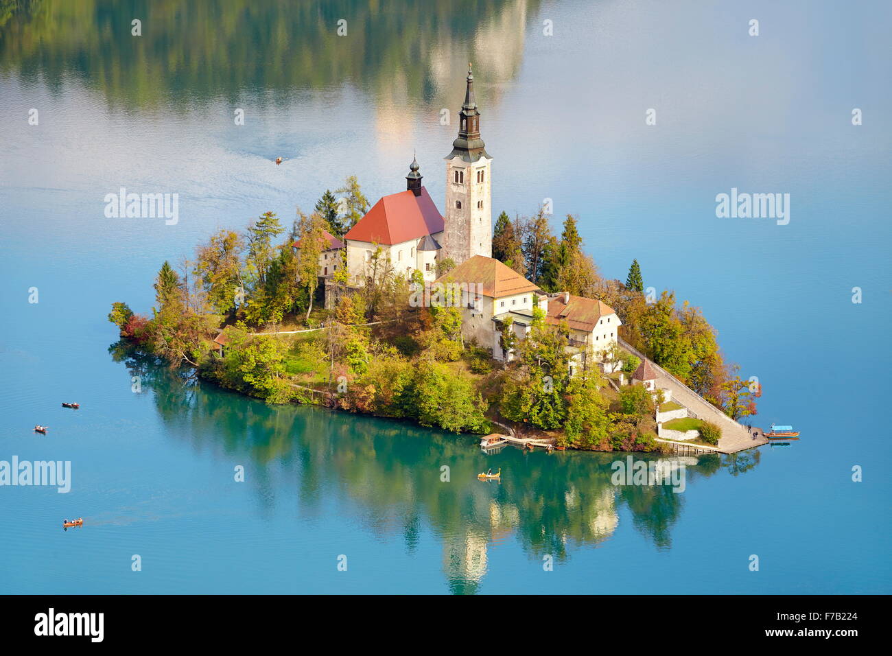 Il lago di Bled e Chiesa di Santa Maria, Slovenia Foto Stock