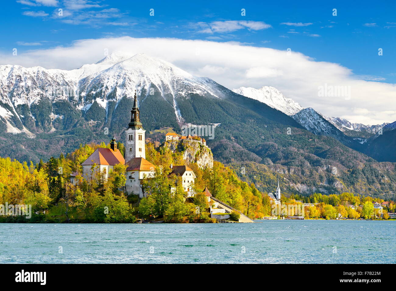 Il lago di Bled e Chiesa di Santa Maria, Slovenia Foto Stock