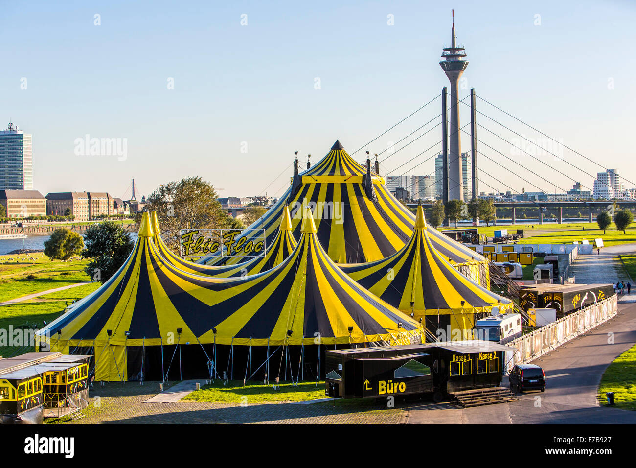 Tendoni da circo di Flic Flac circus, Düsseldorf, Germania Foto Stock