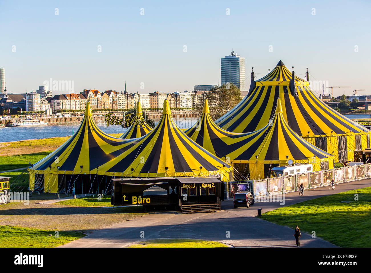 Tendoni da circo di Flic Flac circus, Düsseldorf, Germania Foto Stock