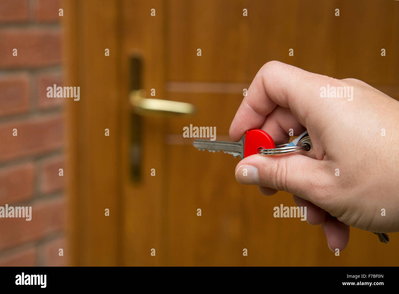 Apertura di una porta anteriore abstract Foto Stock