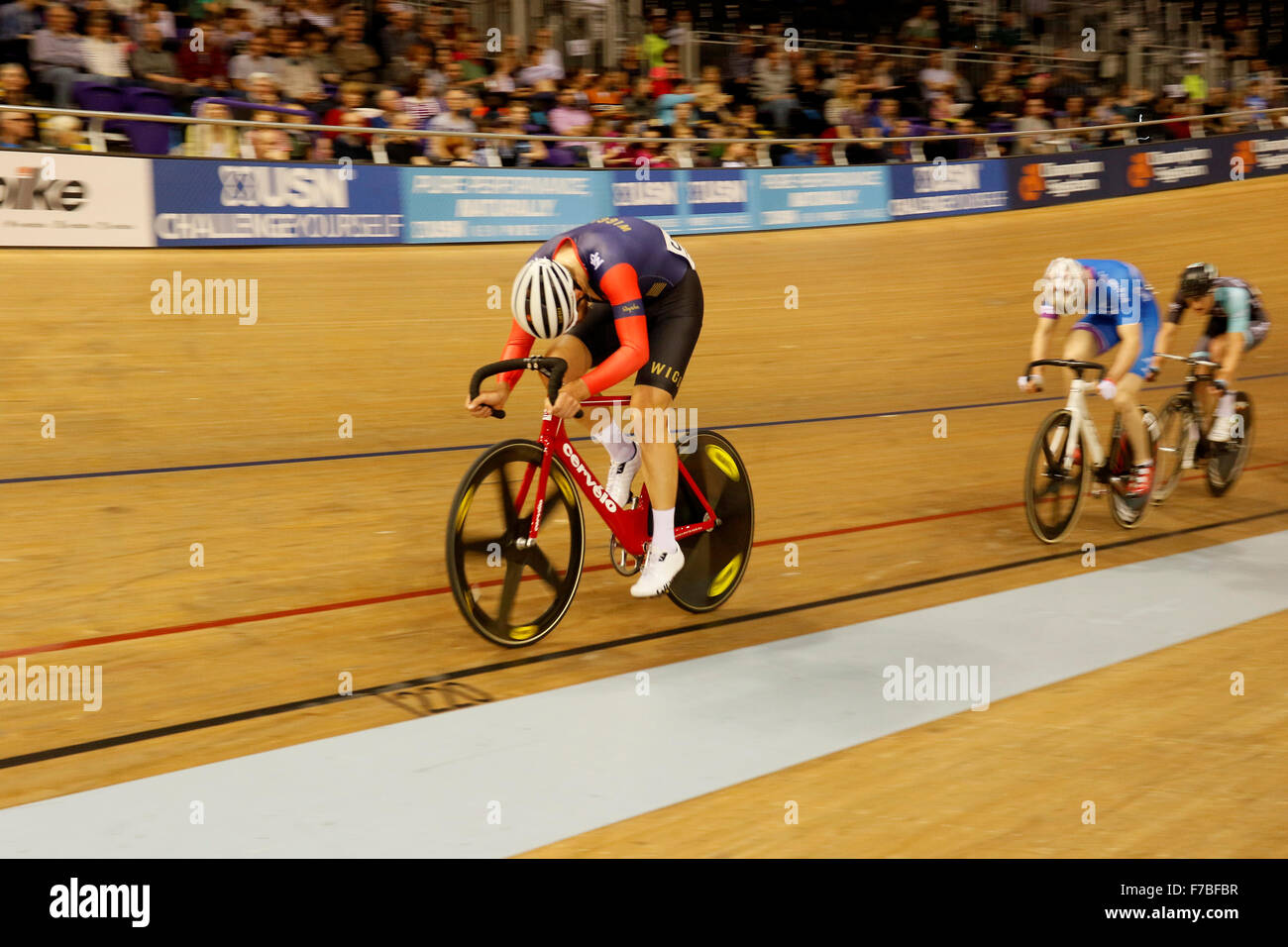 Glasgow. 28 Novembre, 2015.Serie di rivoluzione intorno a cinque.Elite Mens punti in campionato gara. Owain Doull Credito: Dan Cooke/Alamy Live News Foto Stock