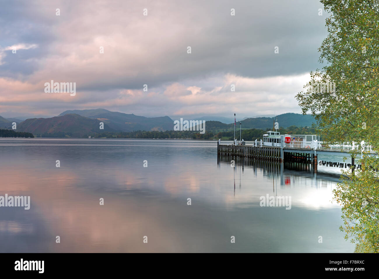 Sistema di cottura a vapore e di sbarco dei traghetti sul lago Ullswater, Pooley Bridge, Parco Nazionale del Distretto dei Laghi, Cumbria, Regno Unito, GB Foto Stock