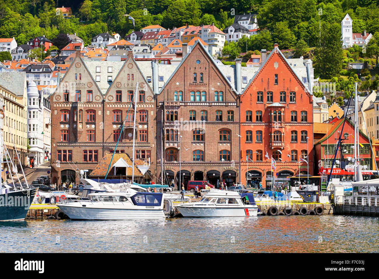 Vista di edifici storici, Bryggen, Bergen, Norvegia UNESCO Foto Stock