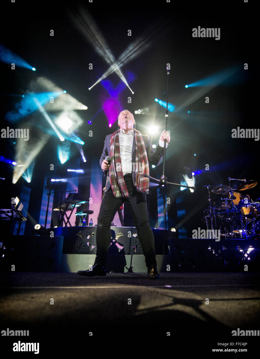 Jim Kerr dei Simple Minds esegue al VEDERE Idro il 28 novembre 2015 a Glasgow, Scotland Credit: Sam Kovak/Alamy Live News Foto Stock