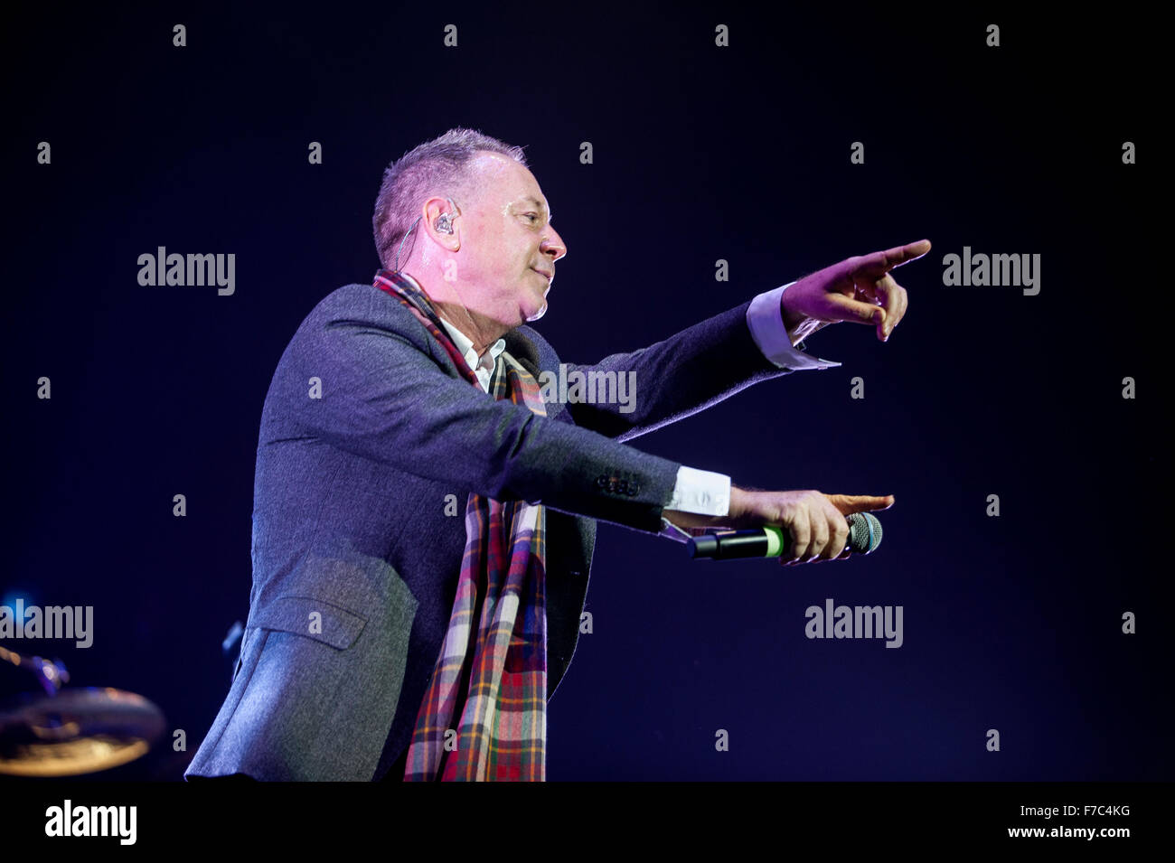 Jim Kerr dei Simple Minds esegue al VEDERE Idro il 28 novembre 2015 a Glasgow, Scotland Credit: Sam Kovak/Alamy Live News Foto Stock