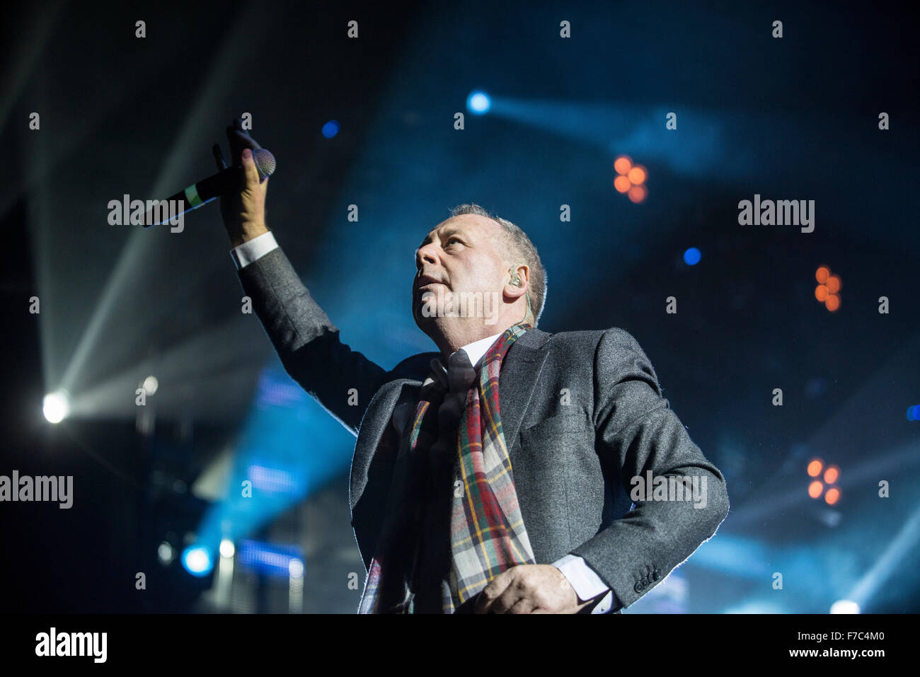 Jim Kerr dei Simple Minds esegue al VEDERE Idro il 28 novembre 2015 a Glasgow, Scotland Credit: Sam Kovak/Alamy Live News Foto Stock