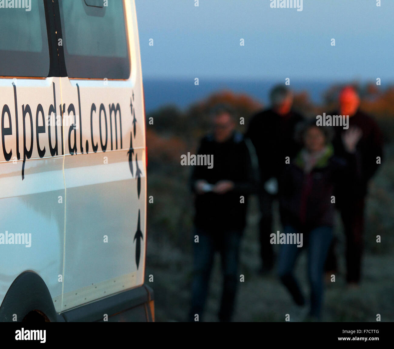 El Pedral riserva naturale segno su un minibus, parte del pinguino globale della società, Chubut Provincia, Argentina. Foto Stock