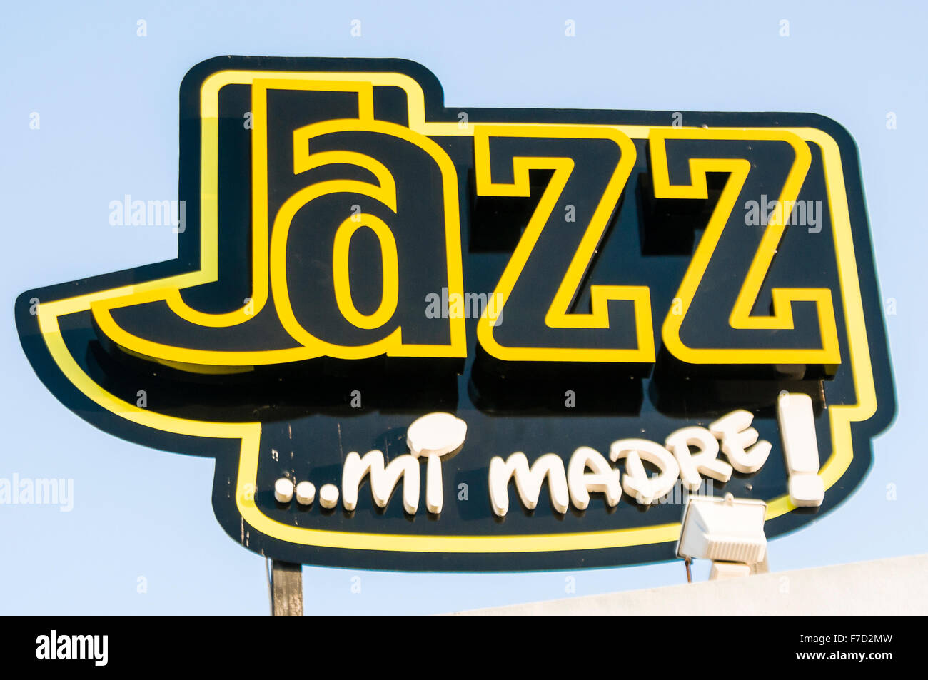 Segno per uno spagnolo Jazz bar 'Mio madre' Foto Stock