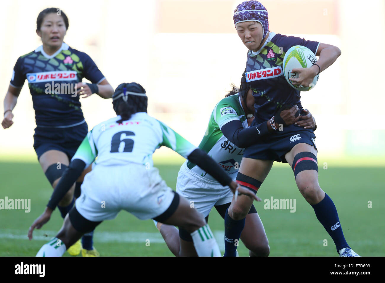 Il principe Chichibu Memorial Stadium, Tokyo, Giappone. 29 Nov, 2015. Chisato Yokoo (JPN), 29 novembre 2015 - Rugby : Asia Rugby Sevens qualificazione per il 2016 Olimpiadi di Rio piscina un match tra Giappone - Sri Lanka al Prince Chichibu Memorial Stadium, Tokyo, Giappone. © Giovanni Osada AFLO/sport/Alamy Live News Foto Stock