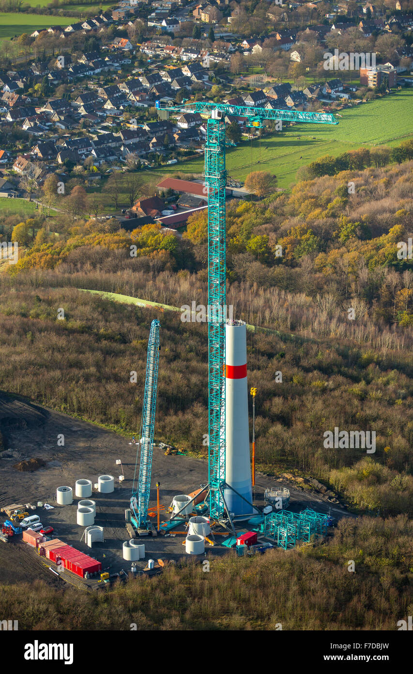 La costruzione di un grande impianto eolico s nell'heap Lohberg, altezza lavoratori, Dinslaken, regione della Ruhr, Renania settentrionale-Vestfalia, Germania Foto Stock