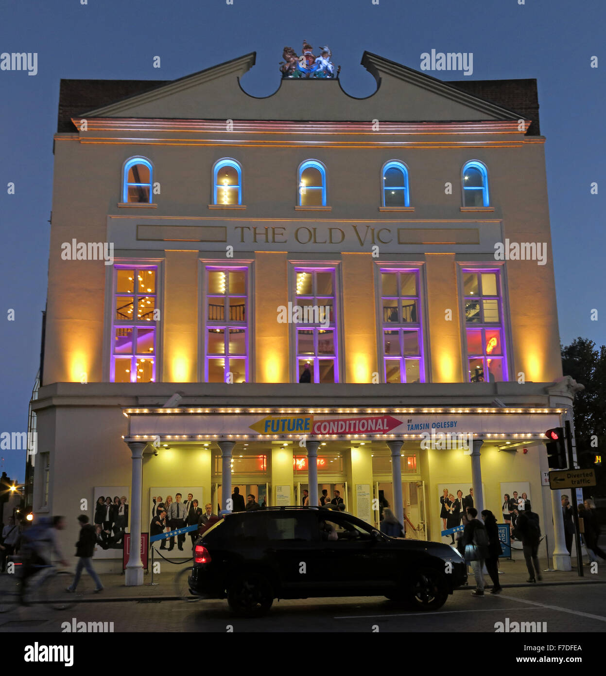 La Old Vic Theatre al crepuscolo,Waterloo Rd,Borough di Lambeth,Greater London,Inghilterra REGNO UNITO Foto Stock