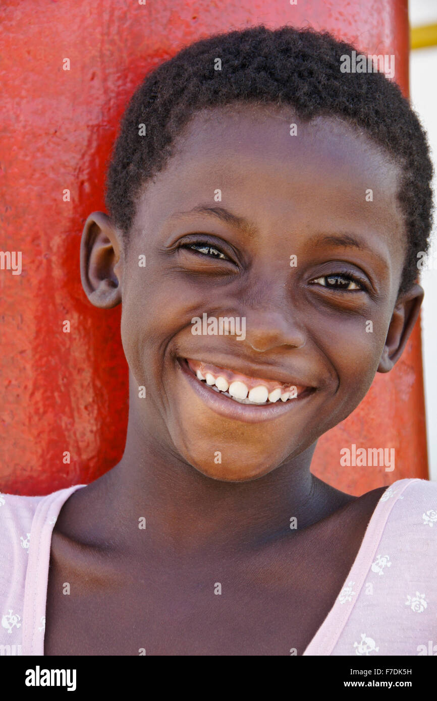 Felice ragazza, Cape Coast, in Ghana Foto Stock
