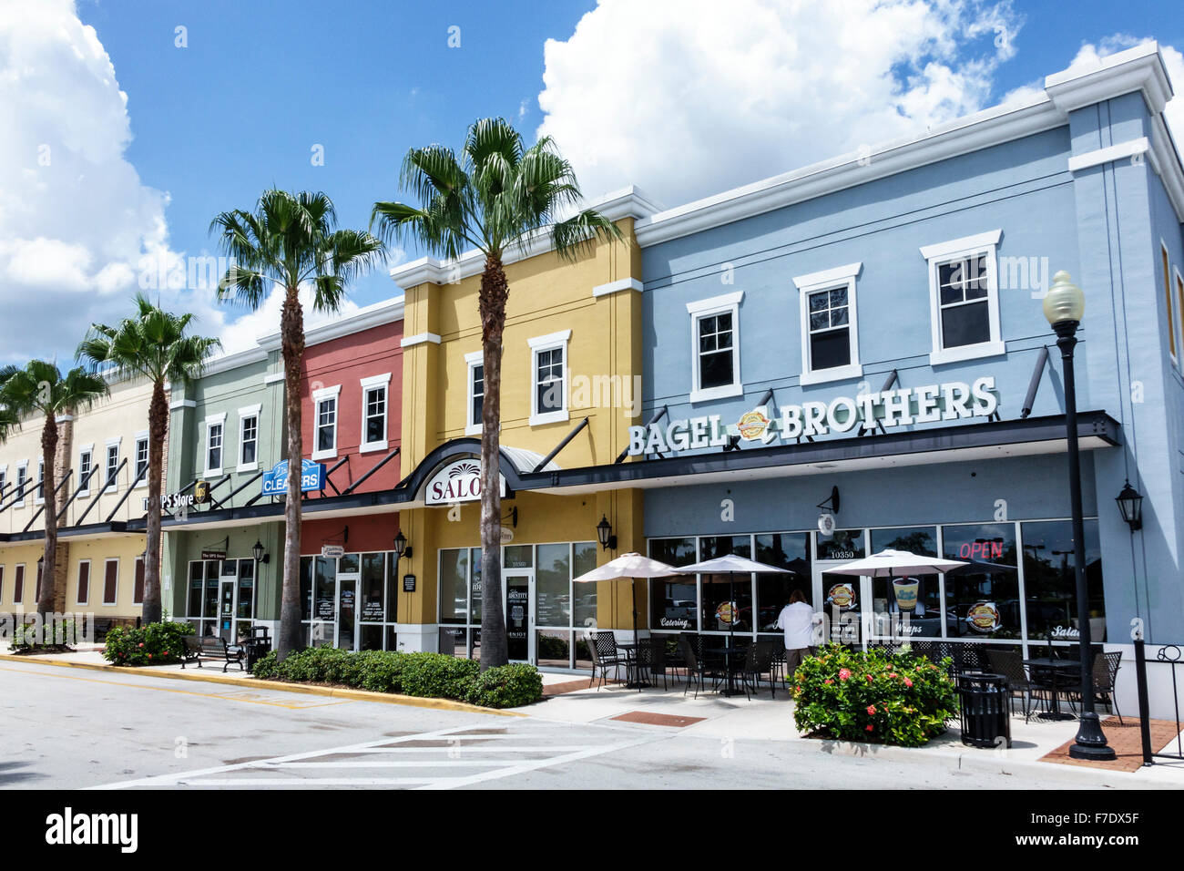 Florida Port St. Saint Lucie, Tradition Square, shopping shopper shopping negozi mercati di mercato di vendita di mercato, negozi al dettaglio buin Foto Stock