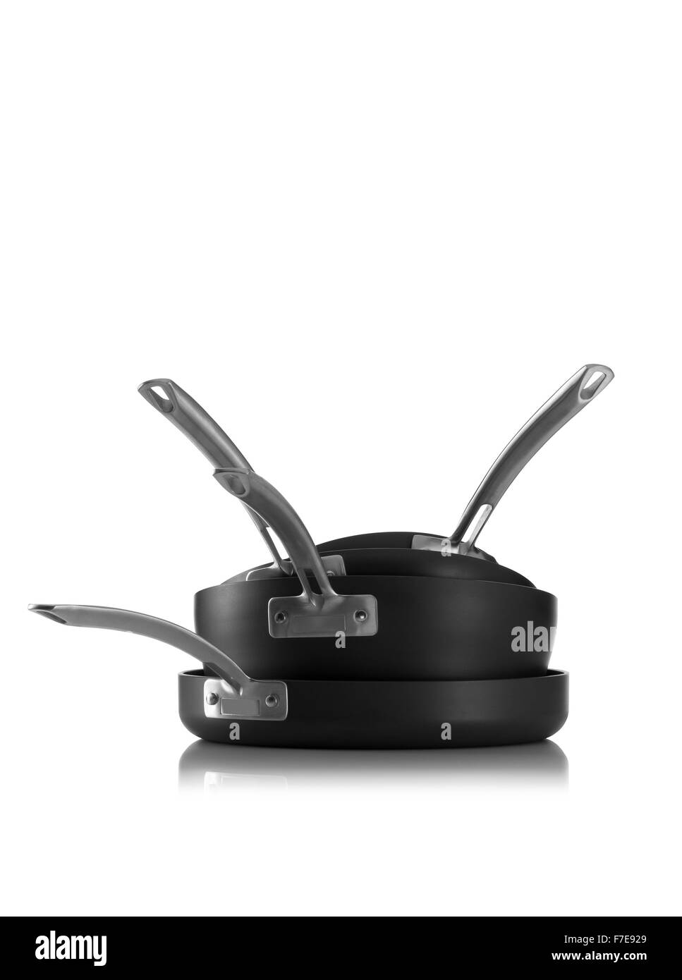 Vista ravvicinata di Nizza pentole impostato sul retro bianco Foto Stock