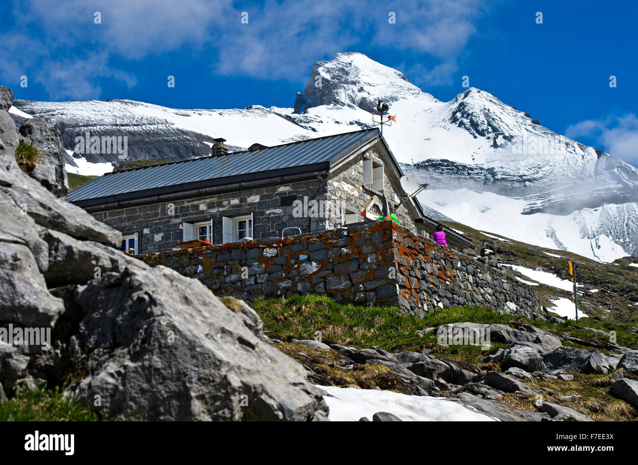 Rifugio di montagna Susanfe, Cabane de Susanfe, Haute Cime vertice dei Dents du Midi dietro, Vallon de Susanfe, Champéry Foto Stock