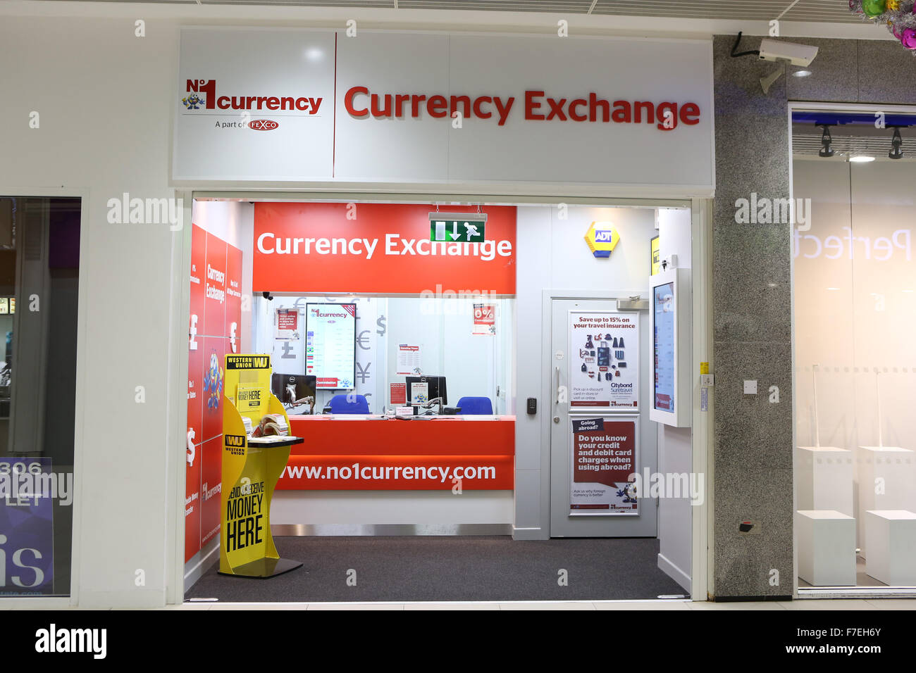 N. 1 Cambio valuta Negozio , Crompton Place Shopping Center , Bolton. Foto Stock