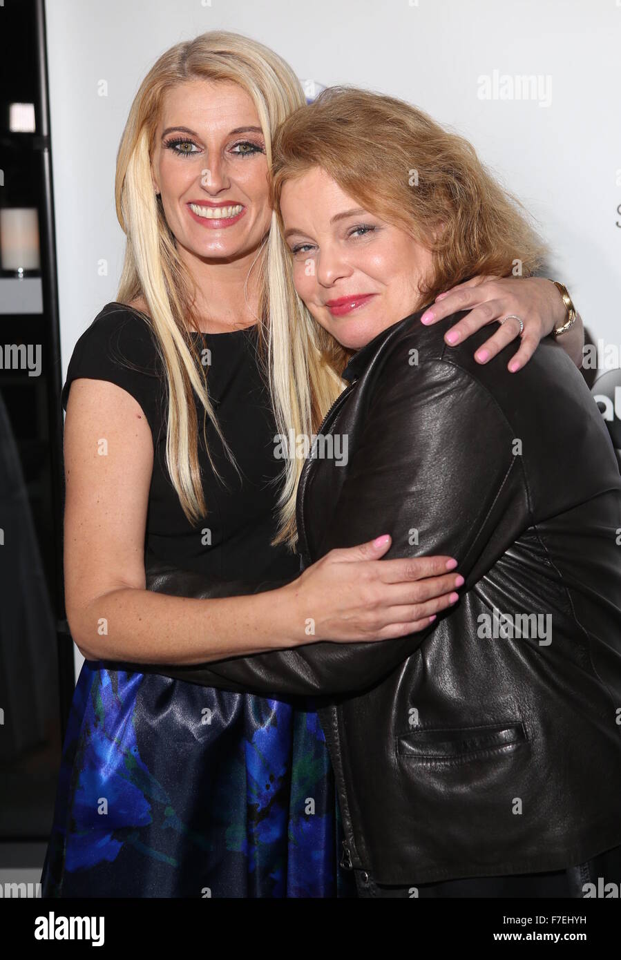 BELLA New York e OK! TV festa di Halloween svoltasi presso l'OK! TV Penthouse con: Courtenay Hall, Catherine Curtin dove: New York New York, Stati Uniti quando: 27 Ott 2015 Foto Stock